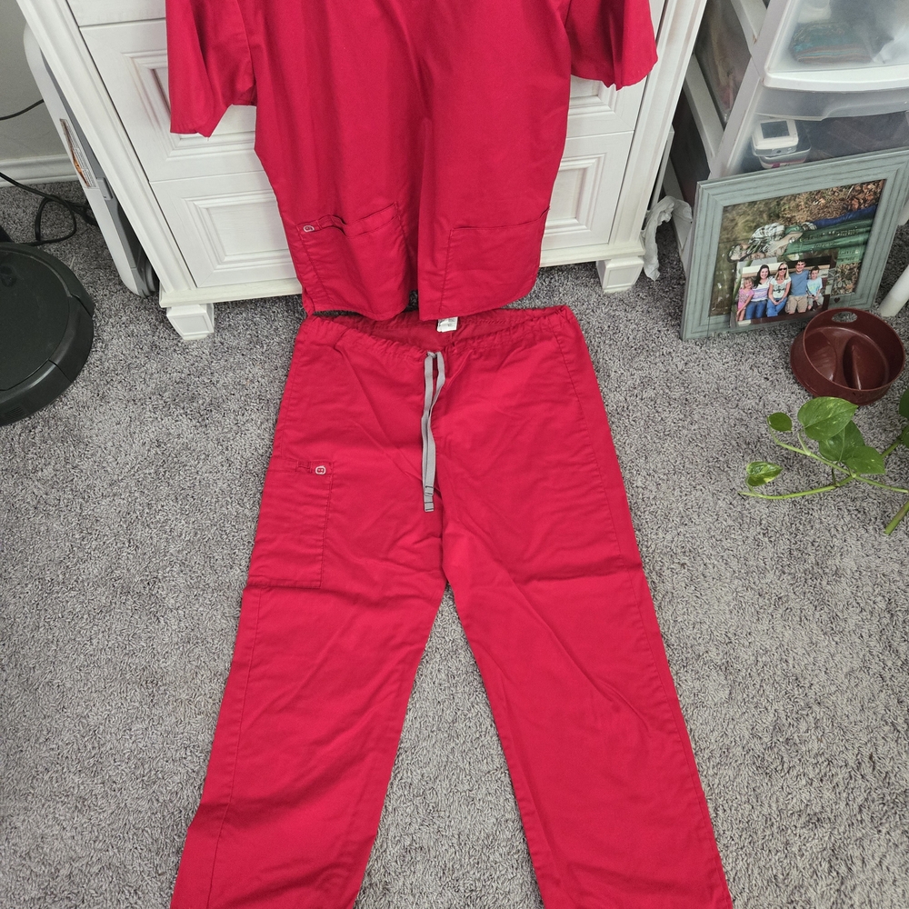WonderWink Bold Red Women's Trousers Set
